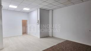 LOCAL COMERCIAL EN LLOGUER
