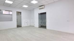 LOCAL COMERCIAL EN LLOGUER