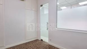 LOCAL COMERCIAL EN LLOGUER