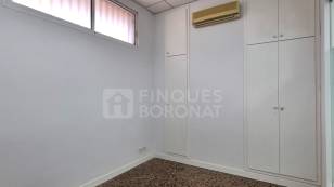 LOCAL COMERCIAL EN LLOGUER