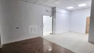 LOCAL COMERCIAL EN LLOGUER