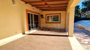 XALET EN LLOGUER A URB. LA LA MORA (Tarragona)