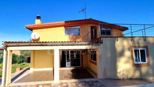 XALET EN LLOGUER A URB. LA LA MORA (Tarragona)