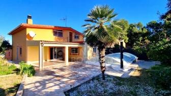 XALET EN LLOGUER A URB. LA LA MORA (Tarragona)